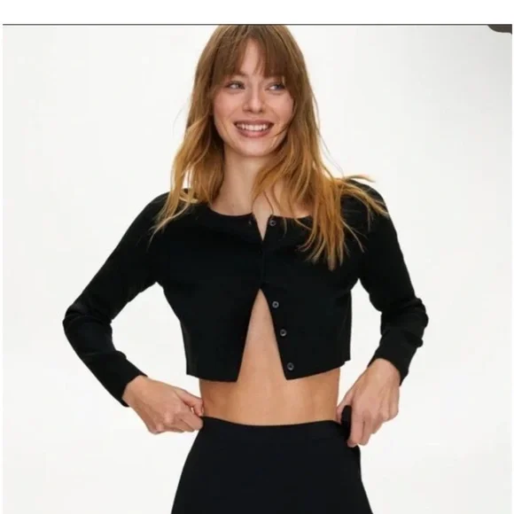 Sunday Best Black Button-Up Cropped Cardigan aritzia - Picture 1 of 6